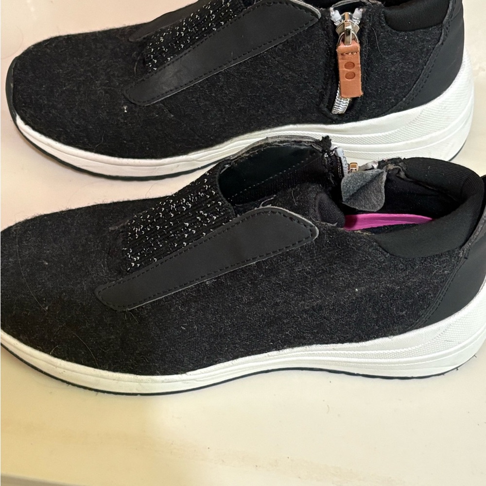 Black Women's Casual Sneakers